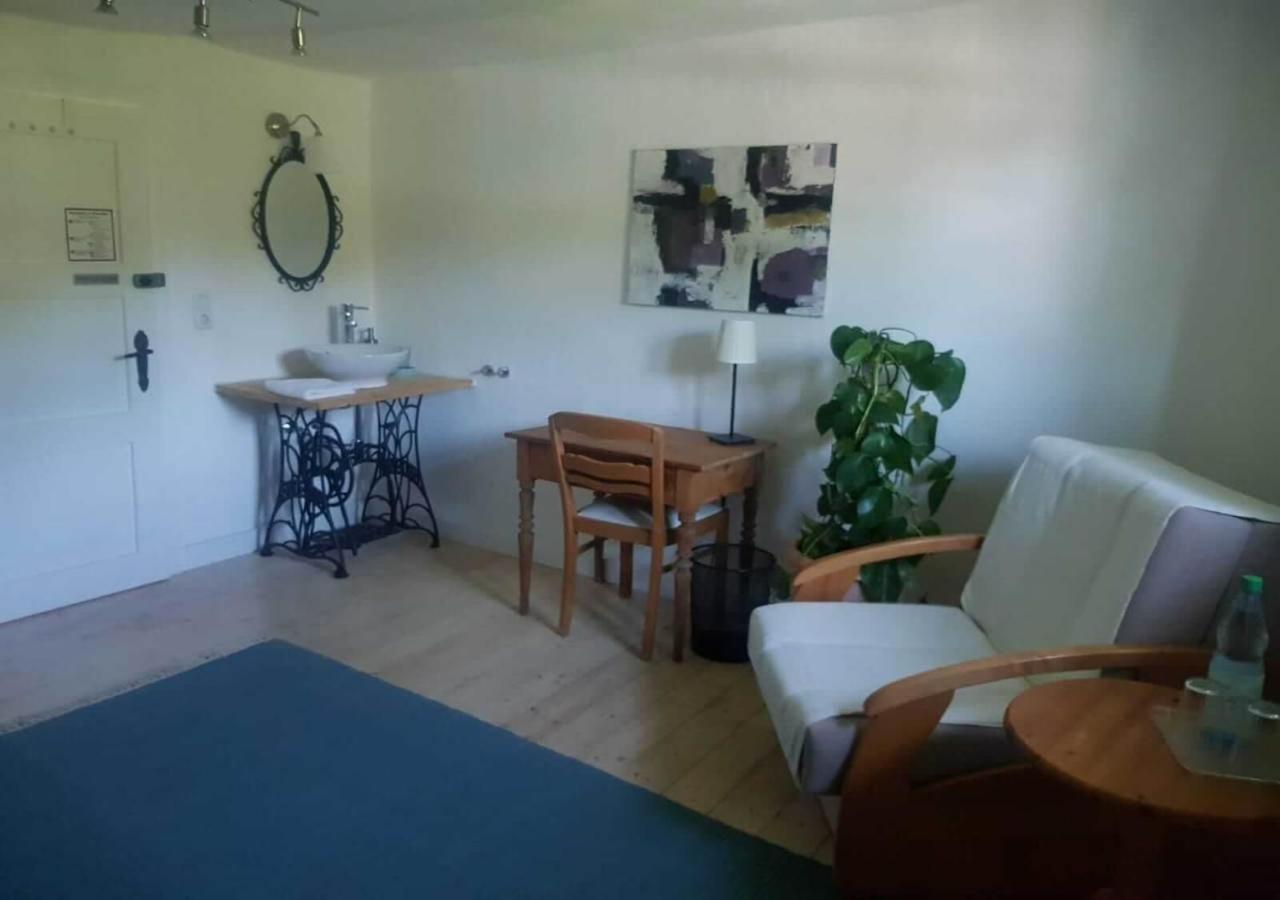 Aeltestes Haus In Quentel - Ferienwohnung 1 Mit Kleinem Garten Lichtenau Екстериор снимка